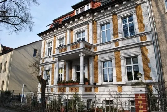 Möblierte 2 Zi Wohnung m. Balkon für max 2 Pers. — photo 1